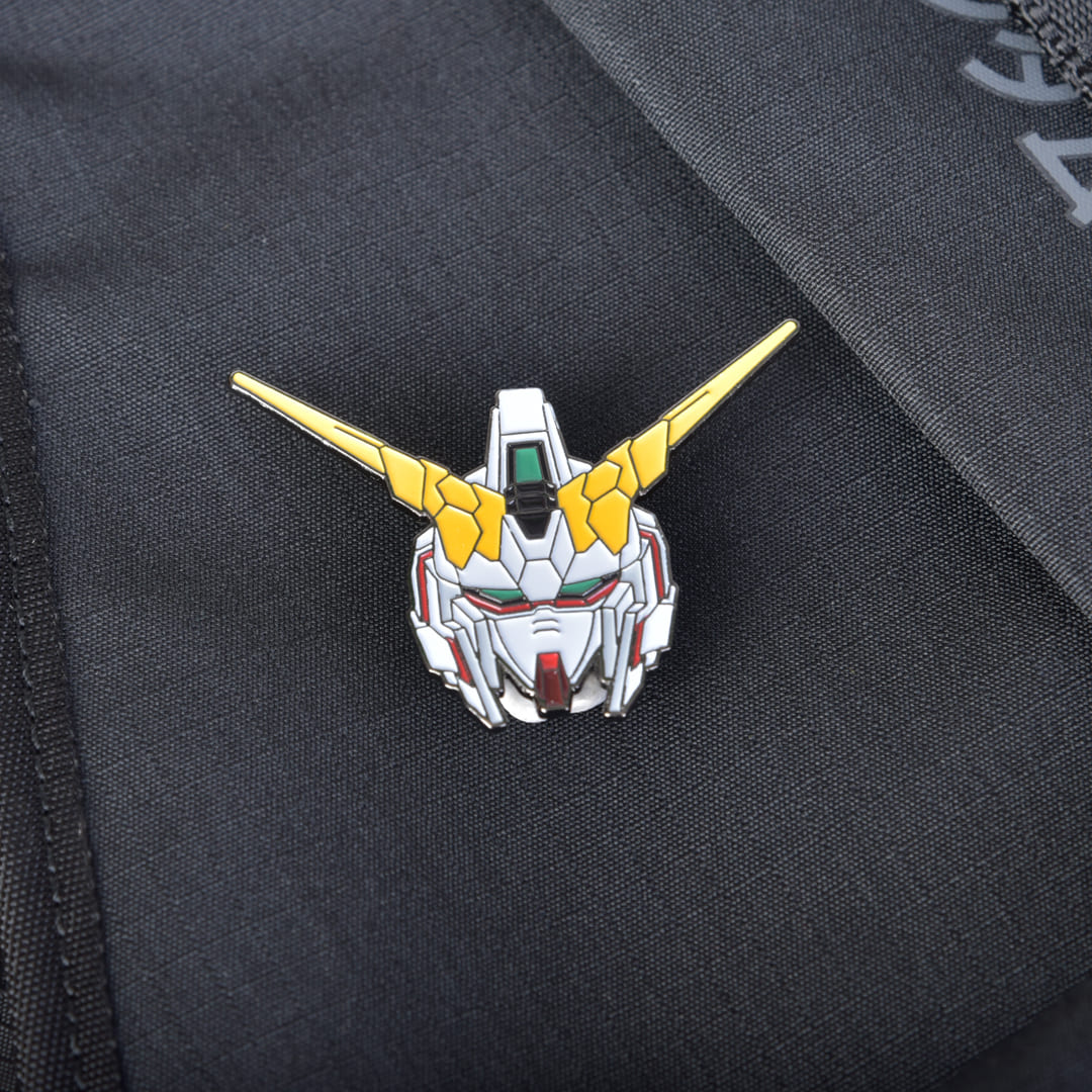 RX-0 Unicorn Gundam Card Case(Free Pin Offer)